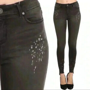 "Fern" Skinny Jeans w Splatter Detail & Raw Hem